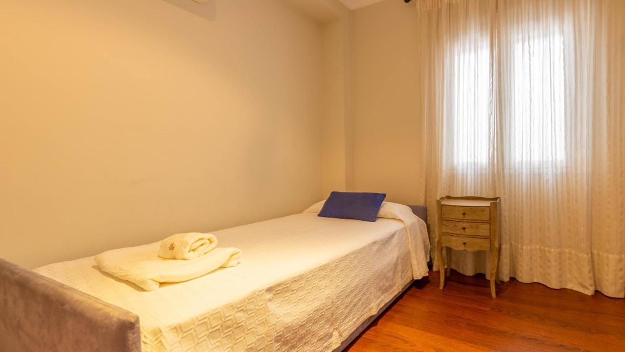 Apartamento Arenal - 3 Habitaciones セビリア エクステリア 写真